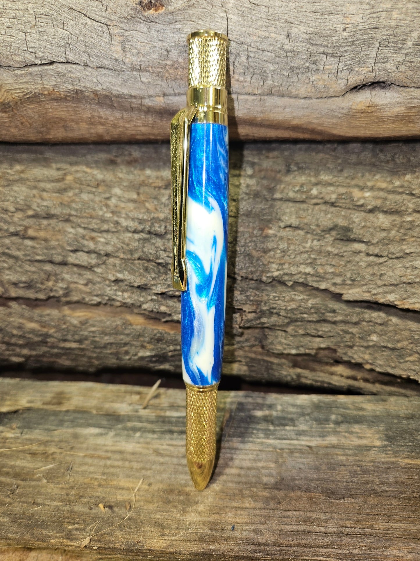 Gold Twist Pen in Alumilite